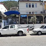 Hostel Pinara &