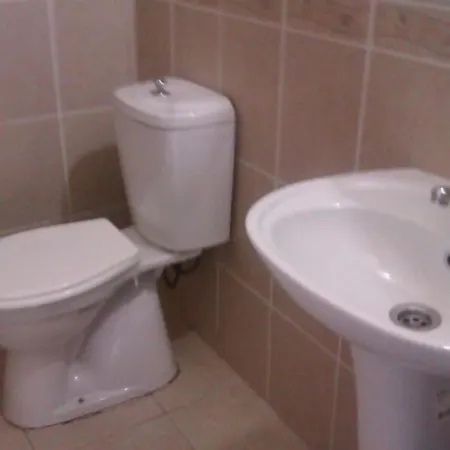 피나라 앤 호스텔 페티예