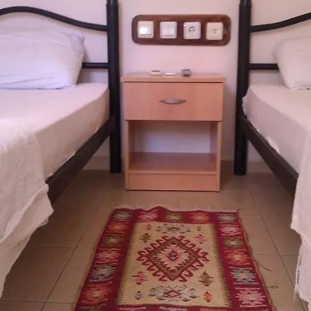 ホステル Pinara & *