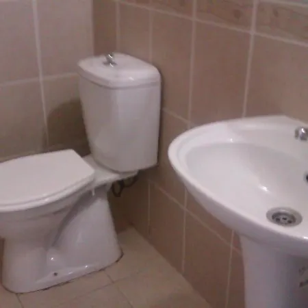 ホステル Pinara & フェティエ