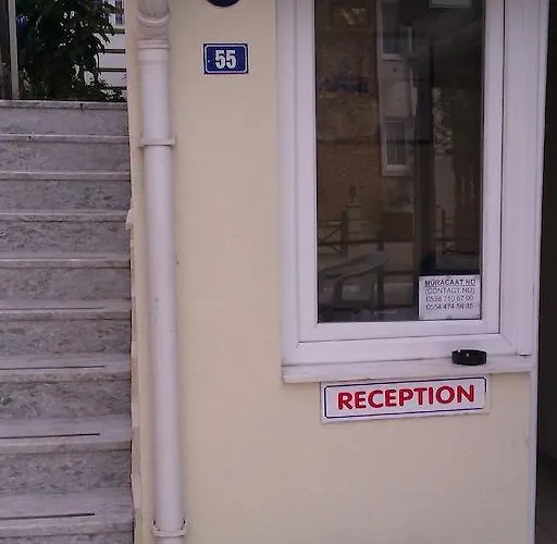 Vandrarhem Pinara & *