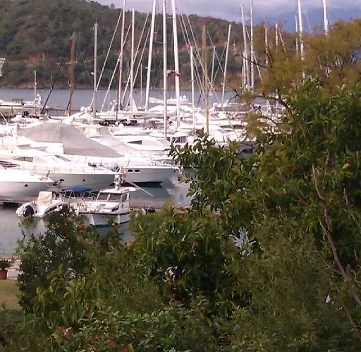 Pinara & Vandrarhem *